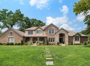 3 Sleepy Hollow Ln, Saint Louis, MO 63132