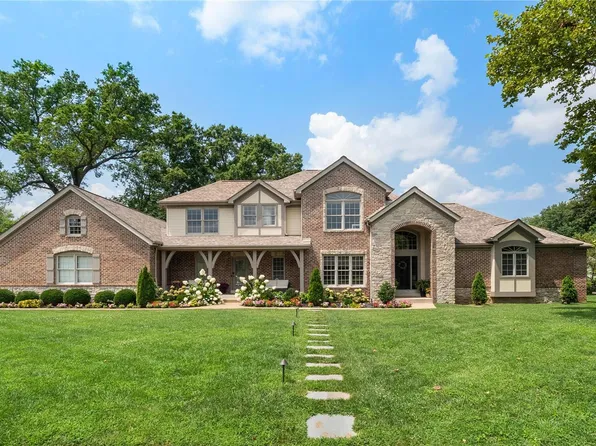3 Sleepy Hollow Ln, Saint Louis, MO 63132