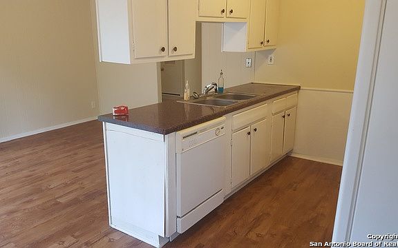 5th image of 4419 Sun Gate St