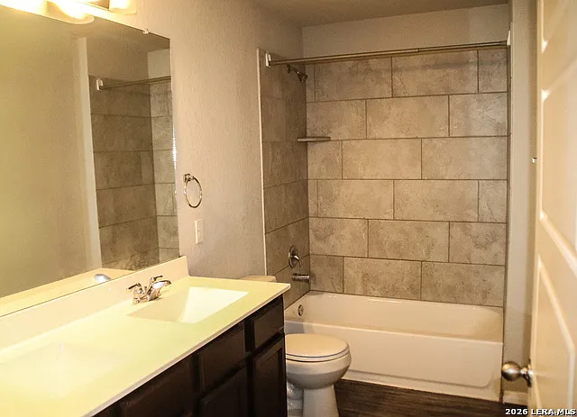 4 bed, 2.5 bath, 2250 sqft, $2,100 — Photo 4