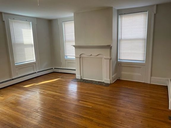 3rd image of 99 Lilac Dr