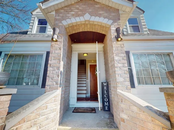 423 S Main St, Montgomery, IL 60538