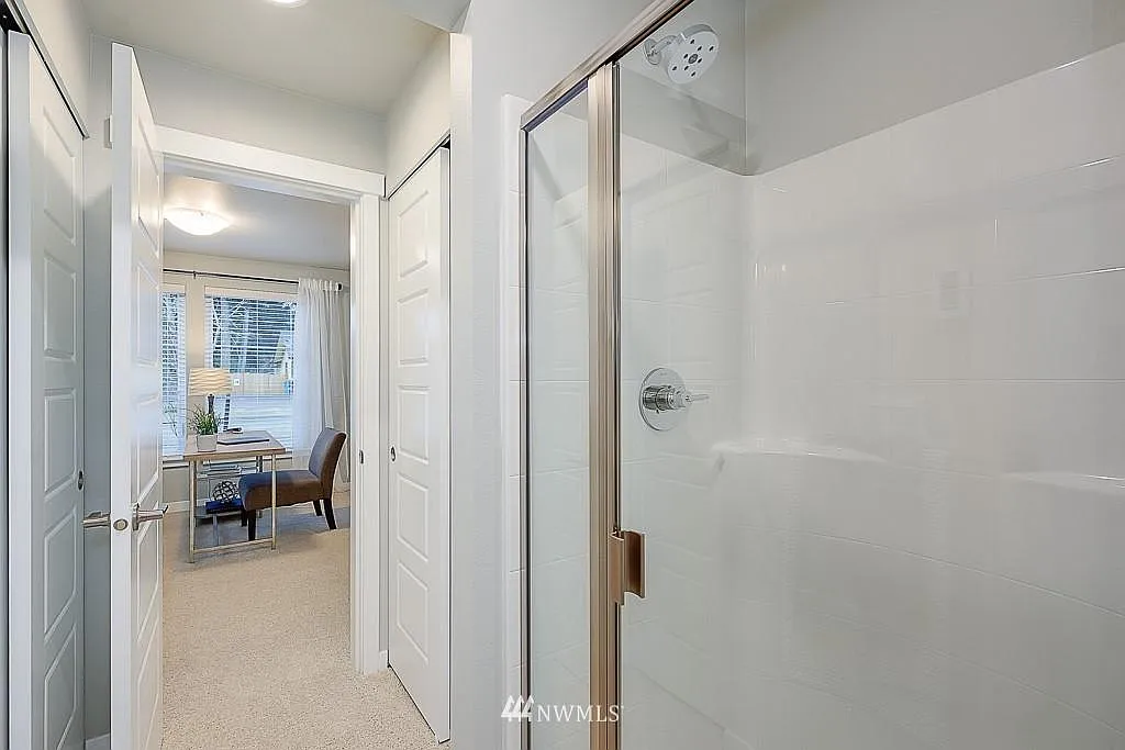 3 bed, 3.5 bath, 1830 sqft, $3,700 — Photo 2