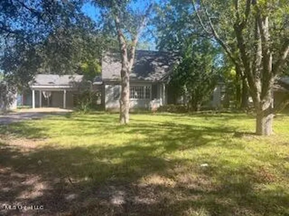 1434 Shelby Dr, Clarksdale, MS 38614