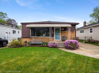 18244 Floral St, Livonia, MI 48152