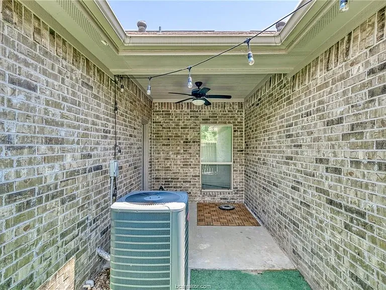 3114 Claremont Dr — Photo 24