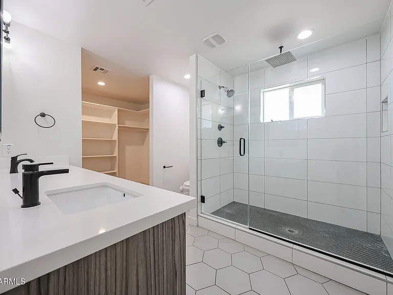 2651 N 71st Pl — Photo 28