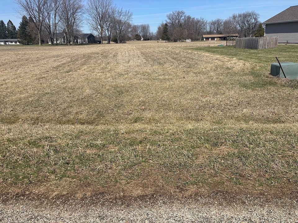 1st image of 932 Willow Wood Dr