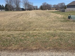 932 Willow Wood Dr, Varna, IL 61375