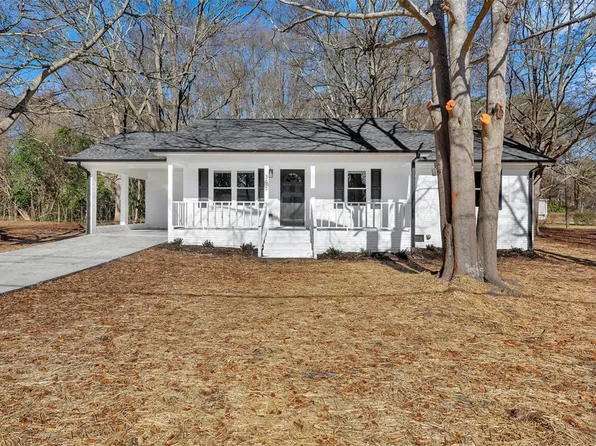 395 Savannah St, Hartwell, GA 30643