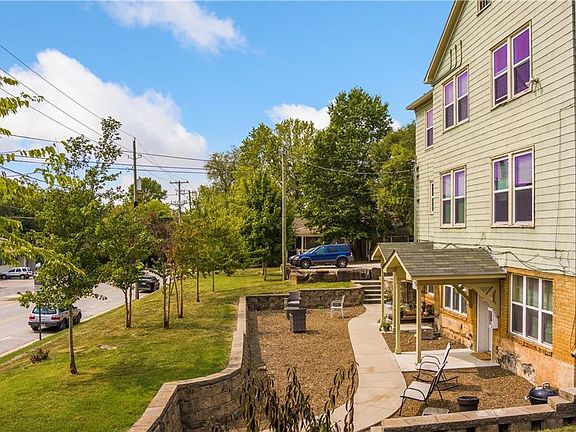 5th image of 207 N Church Ave