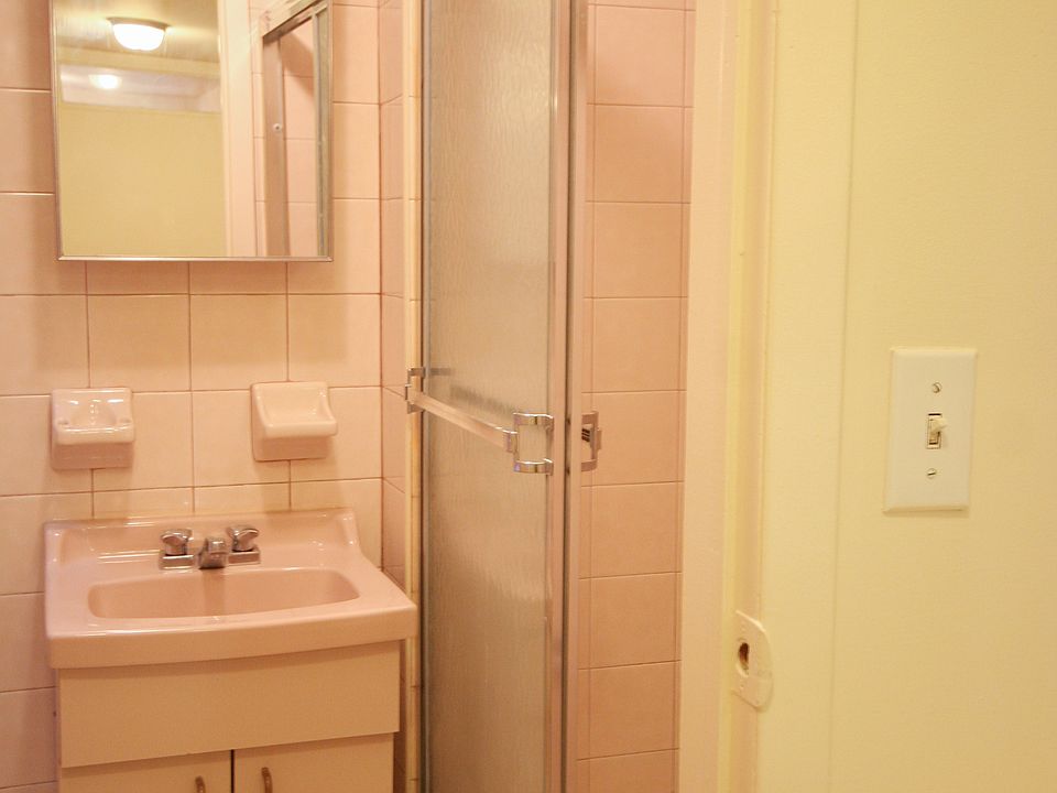 1st image of 20 Cornelia St APT 13