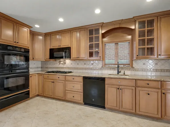 3731 Maple Avenue image 13 of 34