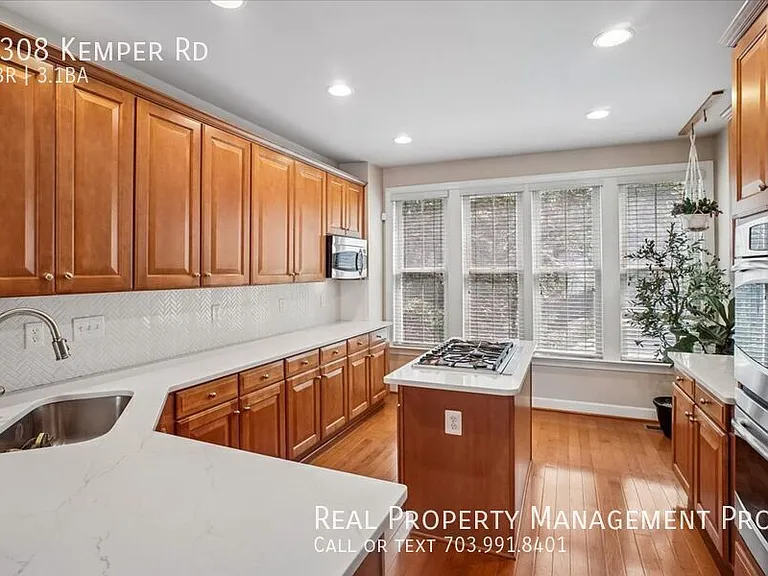 3308 Kemper Rd — Photo 7