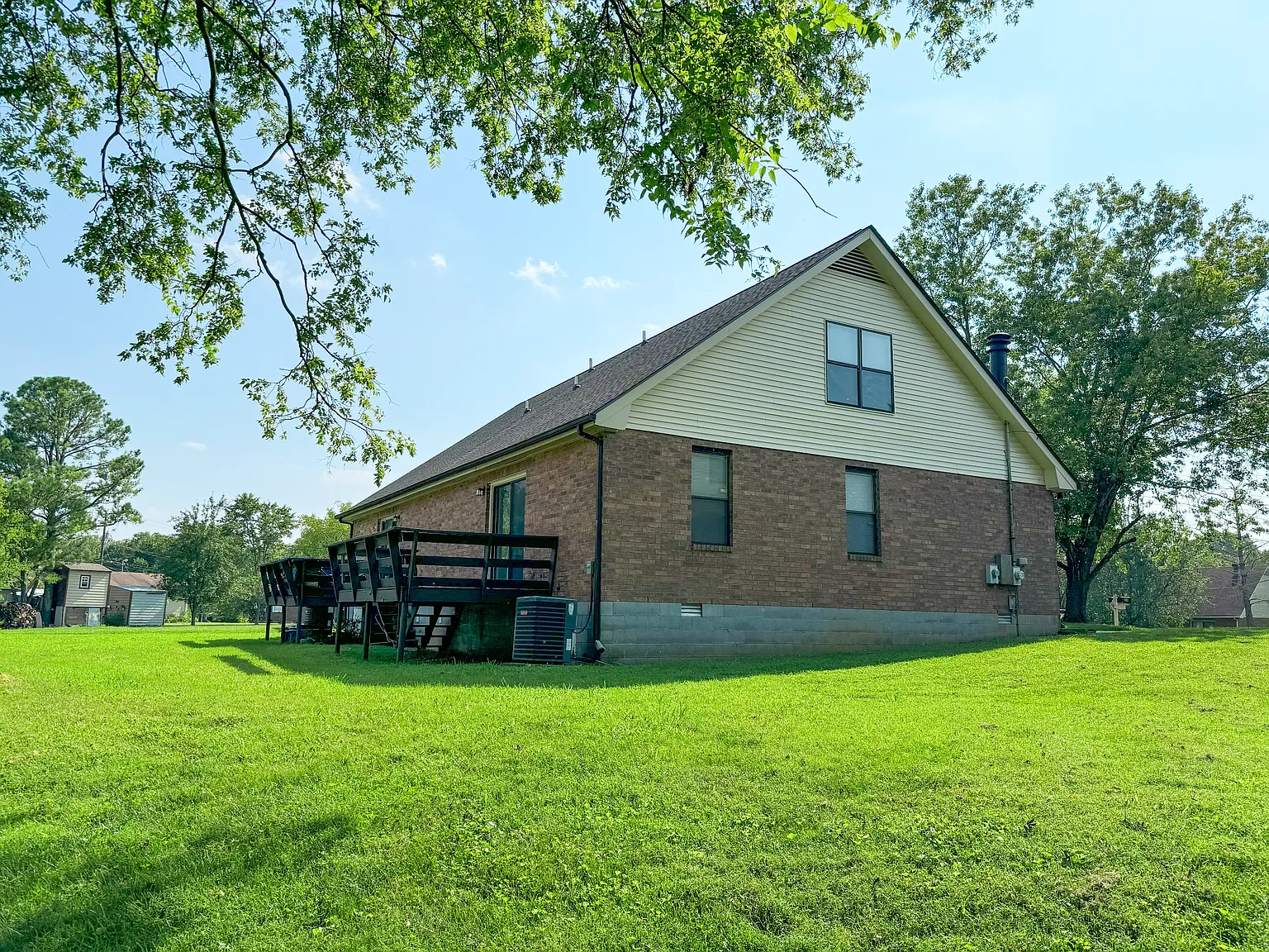 2 bed, 1296 sqft, $1,850 — Photo 2