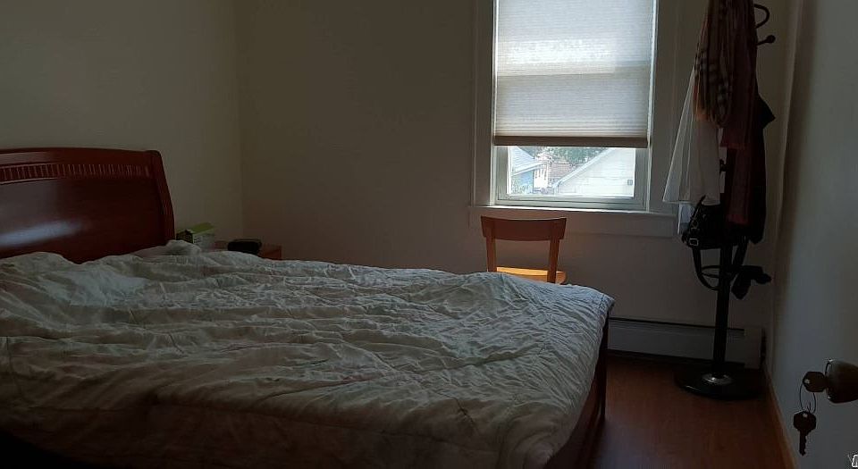 2nd image of 2559 124th St #2F