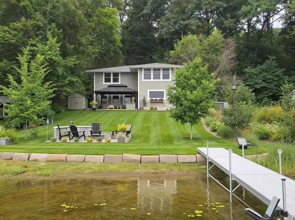 5616 Joslin Lake Dr, Gregory, MI 48137