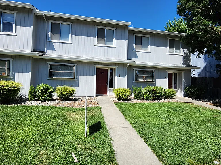 1115 N Lincoln St #B — Photo 17