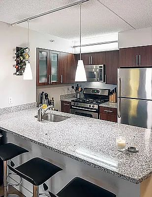 4th image of 555 W 23rd St #No6m