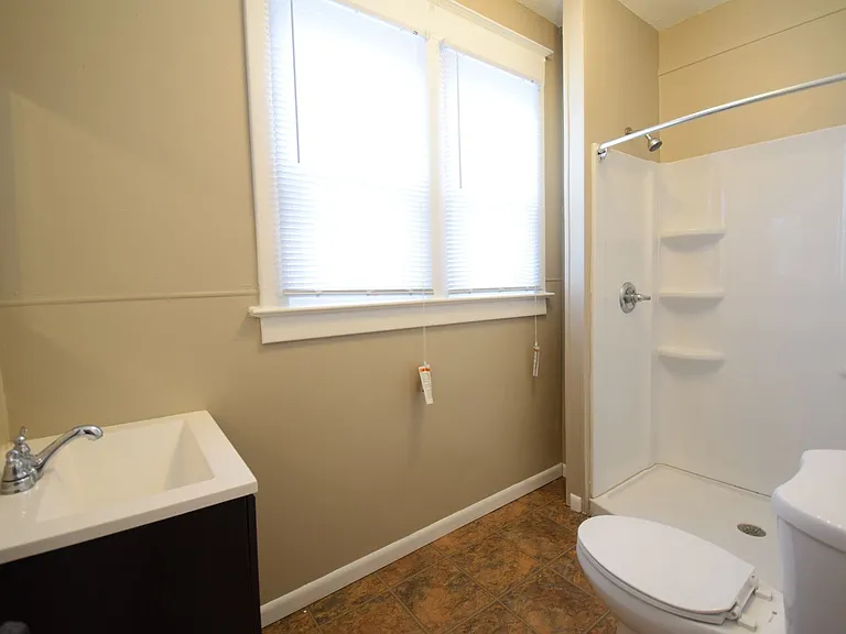 322 E Walnut St — Photo 18