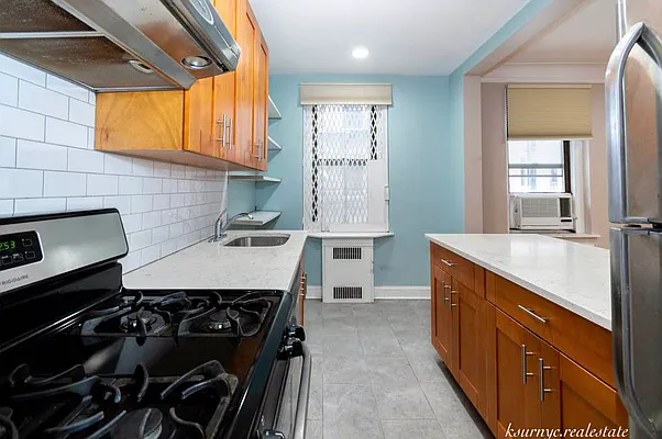 Rented by RealTegrity NY LLC | media 22