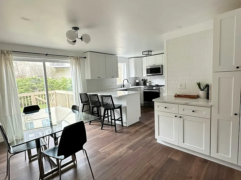 14 Westminster Dr — Photo 3