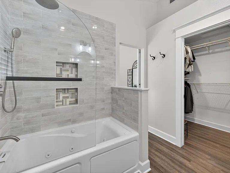 7878 N Meridian Ave — Photo 16