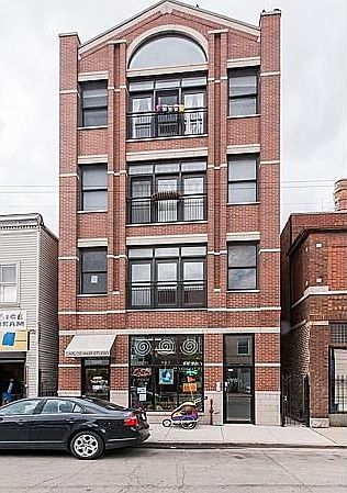1st image of 2946 W Belmont Ave #1
