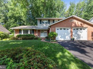 6010 Nassau Dr, Springfield, VA 22152