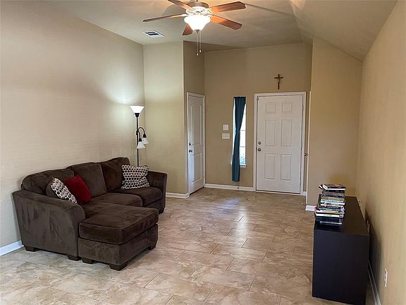 4th image of 115 Briarwood Dr