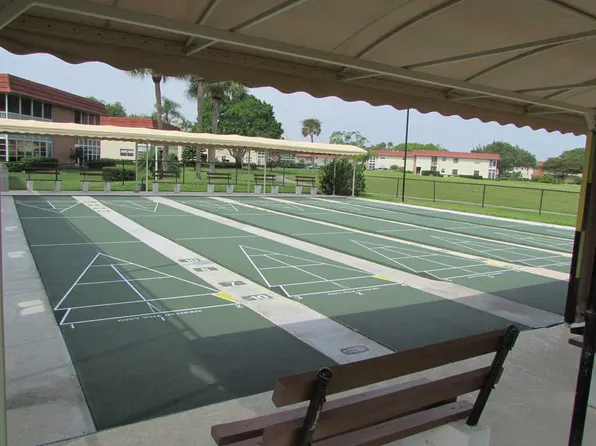 104 Royal Oak Dr, Vero Beach, FL 32962