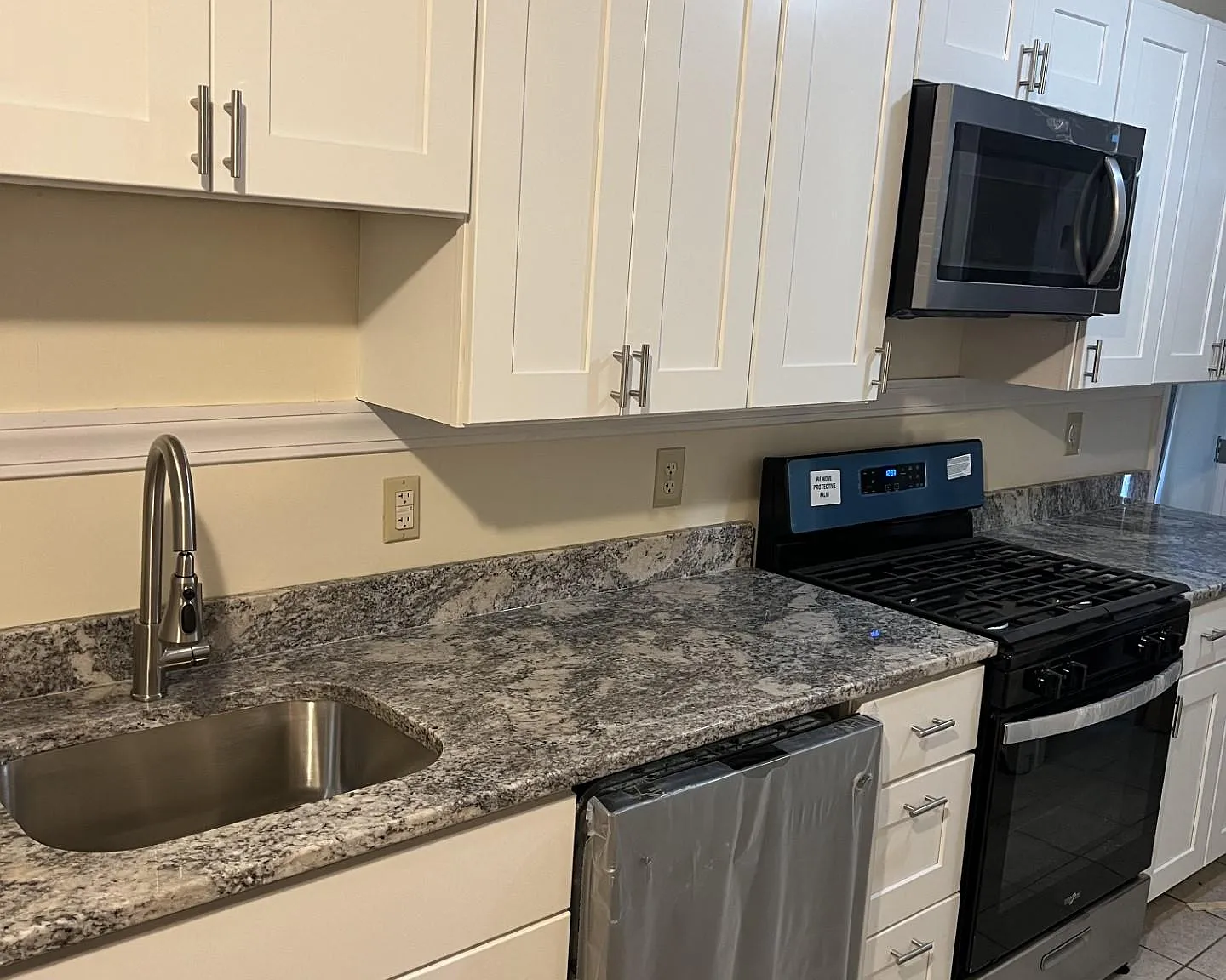 5 bed, 1300 sqft, $3,595 — Photo 4