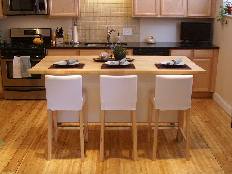 Updated bamboo flooring, cabinets, stainless appliances!