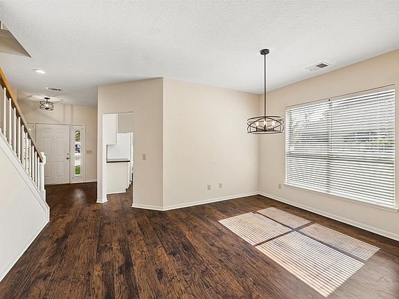 4th image of 9811 Sandtown Cir