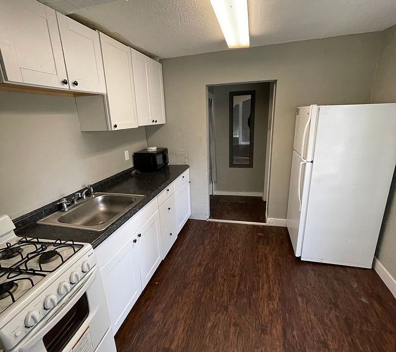 1st image of 556 N Clay St APT 9