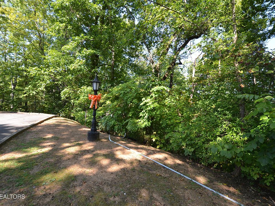1st image of Hawks Nest Way