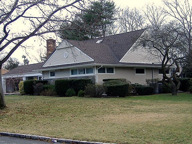 1st image of 28 Westwood Cir