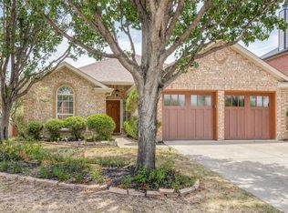 204 Benton Dr, Roanoke, TX 76262