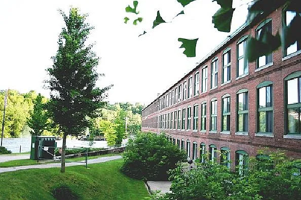 The Woolen Mill — Photo 28