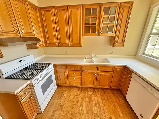 458 21st Ave — Photo 62
