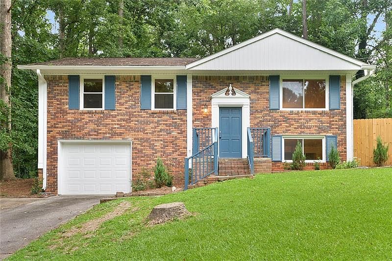 1st image of 2470 Rolling View Dr SE