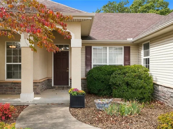 2 Penny Ln, Bella Vista, AR 72714