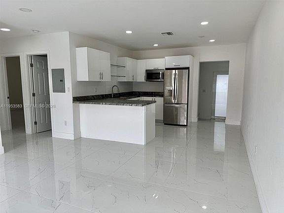 5th image of 2722 SW 5th St