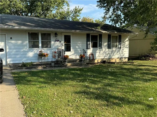 2211 Briarcliff Ave, Saint Joseph, MO 64503