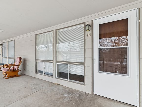 3rd image of 135 N Lincolnway APT 4B