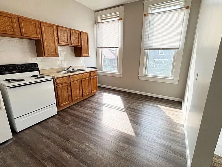 3300 Jefferson Ave — Photo 12