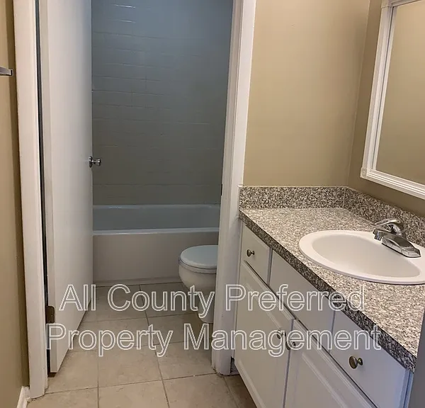 3515 Sable Palm Ln #M — Photo 13