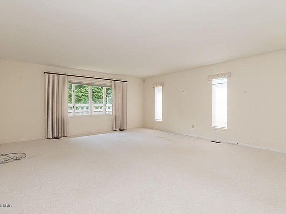 2nd image of 3521 Laurel Hill St