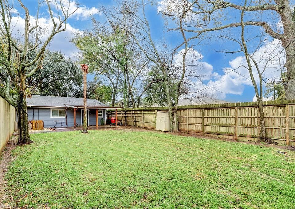 1st image of 4304 Sherwood Ln #108