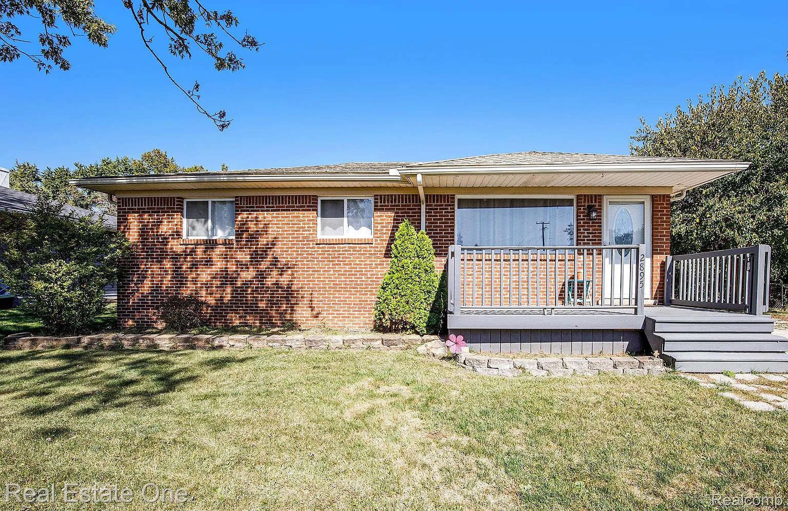 2895 Golfers Dr photo 1